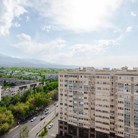 Razmestim В Жк Шахристан На 15 Этаже Almaty Luaran gambar
