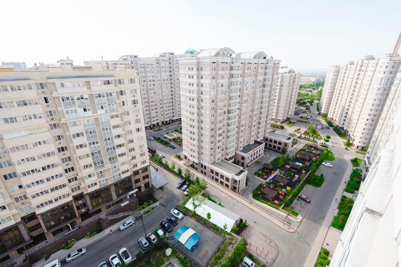 Razmestim В Жк Шахристан На 15 Этаже Almaty Luaran gambar